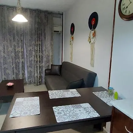 D Pitsillos Homes アパート *