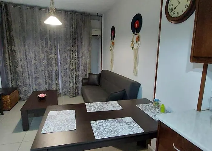 D Pitsillos Homes Apartamento *