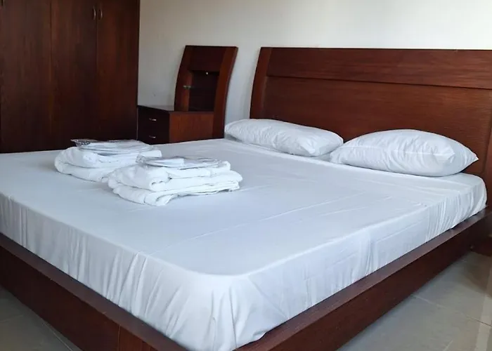 D Pitsillos Homes Apartamento *